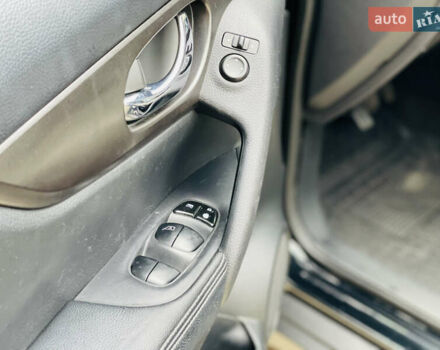 Ниссан Rogue, объемом двигателя 2.49 л и пробегом 220 тыс. км за 10800 $, фото 14 на Automoto.ua