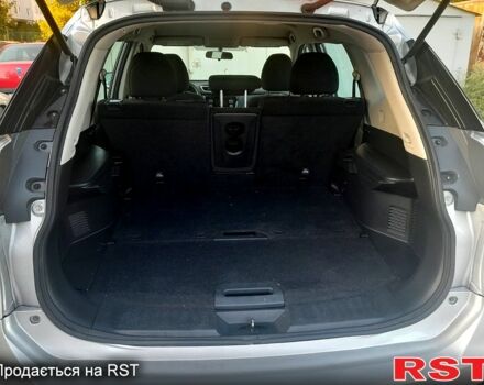 Ниссан Rogue, объемом двигателя 2.5 л и пробегом 157 тыс. км за 10900 $, фото 5 на Automoto.ua