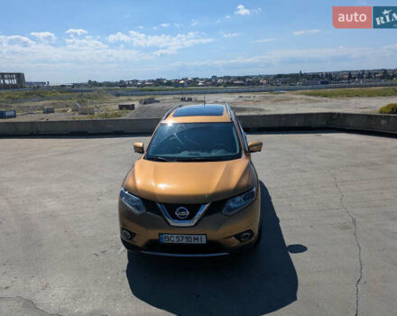 Желтый Ниссан Rogue, объемом двигателя 2.49 л и пробегом 186 тыс. км за 12600 $, фото 2 на Automoto.ua