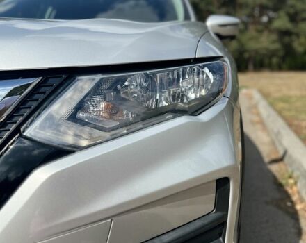 Серый Ниссан Rogue, объемом двигателя 0 л и пробегом 135 тыс. км за 14200 $, фото 4 на Automoto.ua