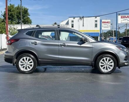 Серый Ниссан Rogue, объемом двигателя 2 л и пробегом 53 тыс. км за 11000 $, фото 2 на Automoto.ua