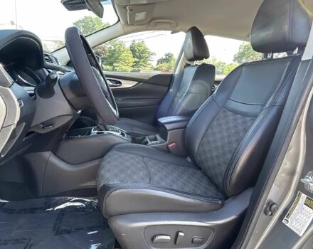 Серый Ниссан Rogue, объемом двигателя 2 л и пробегом 53 тыс. км за 11000 $, фото 7 на Automoto.ua