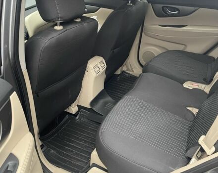 Серый Ниссан Rogue, объемом двигателя 2.5 л и пробегом 189 тыс. км за 12800 $, фото 7 на Automoto.ua