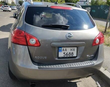 Серый Ниссан Rogue, объемом двигателя 2.5 л и пробегом 180 тыс. км за 6000 $, фото 1 на Automoto.ua