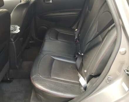 Серый Ниссан Rogue, объемом двигателя 2.5 л и пробегом 180 тыс. км за 6000 $, фото 4 на Automoto.ua