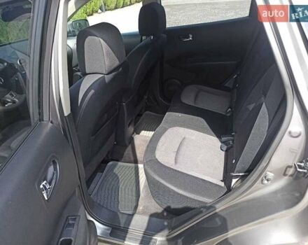 Серый Ниссан Rogue, объемом двигателя 2.5 л и пробегом 340 тыс. км за 6600 $, фото 7 на Automoto.ua