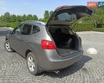 Серый Ниссан Rogue, объемом двигателя 2.5 л и пробегом 340 тыс. км за 6600 $, фото 2 на Automoto.ua