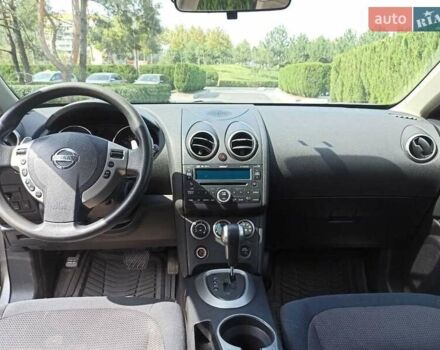 Серый Ниссан Rogue, объемом двигателя 2.5 л и пробегом 340 тыс. км за 6600 $, фото 5 на Automoto.ua