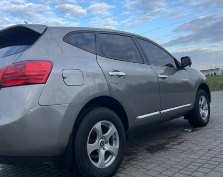 Сірий Ніссан Rogue, об'ємом двигуна 2.49 л та пробігом 370 тис. км за 7800 $, фото 2 на Automoto.ua