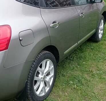 Серый Ниссан Rogue, объемом двигателя 2.5 л и пробегом 220 тыс. км за 10000 $, фото 11 на Automoto.ua