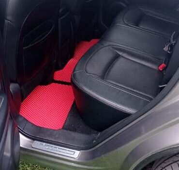 Серый Ниссан Rogue, объемом двигателя 2.5 л и пробегом 220 тыс. км за 10000 $, фото 7 на Automoto.ua