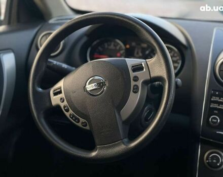 Сірий Ніссан Rogue, об'ємом двигуна 2.5 л та пробігом 234 тис. км за 9600 $, фото 15 на Automoto.ua