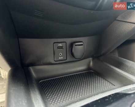 Сірий Ніссан Rogue, об'ємом двигуна 2.49 л та пробігом 160 тис. км за 11000 $, фото 11 на Automoto.ua