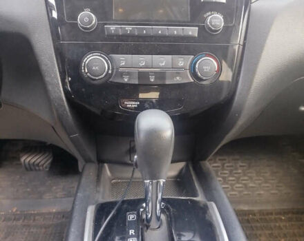 Серый Ниссан Rogue, объемом двигателя 2.49 л и пробегом 164 тыс. км за 11000 $, фото 1 на Automoto.ua