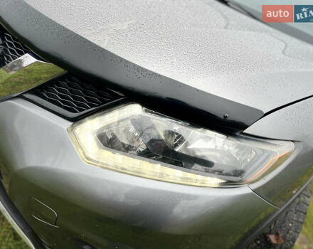 Сірий Ніссан Rogue, об'ємом двигуна 2.49 л та пробігом 209 тис. км за 11300 $, фото 5 на Automoto.ua