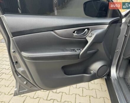 Сірий Ніссан Rogue, об'ємом двигуна 2.49 л та пробігом 160 тис. км за 11000 $, фото 7 на Automoto.ua