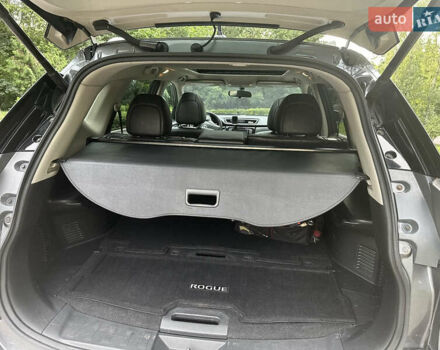 Ніссан Rogue 2014 у Києві на Automoto.ua Сірий Ніссан Rogue, об'ємом двигуна 2.5 л та пробігом 200 тис. км за 15000 $, фото 5 на Automoto.ua