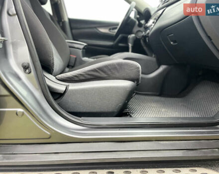 Сірий Ніссан Rogue, об'ємом двигуна 2.49 л та пробігом 209 тис. км за 11300 $, фото 57 на Automoto.ua