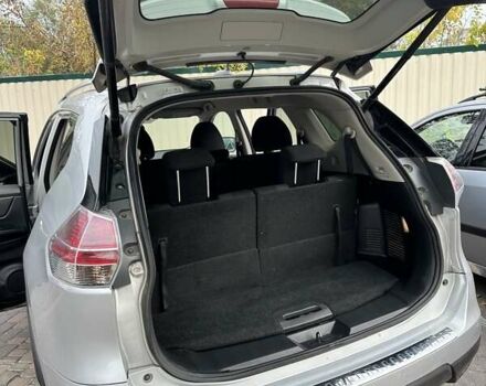 Серый Ниссан Rogue, объемом двигателя 2.49 л и пробегом 167 тыс. км за 13500 $, фото 4 на Automoto.ua