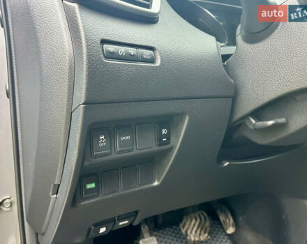 Сірий Ніссан Rogue, об'ємом двигуна 2.49 л та пробігом 209 тис. км за 11300 $, фото 38 на Automoto.ua