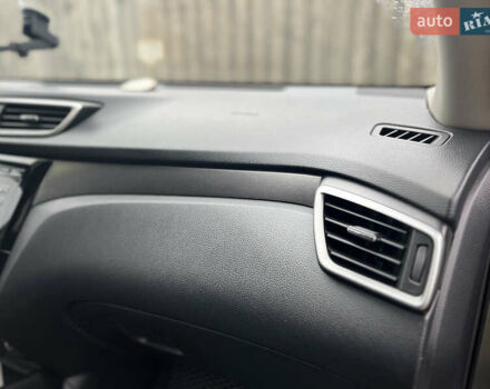 Сірий Ніссан Rogue, об'ємом двигуна 2.49 л та пробігом 209 тис. км за 11300 $, фото 45 на Automoto.ua