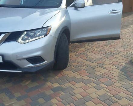 Серый Ниссан Rogue, объемом двигателя 2.5 л и пробегом 175 тыс. км за 11500 $, фото 2 на Automoto.ua