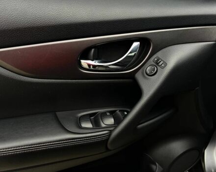 Серый Ниссан Rogue, объемом двигателя 2.5 л и пробегом 229 тыс. км за 11500 $, фото 9 на Automoto.ua