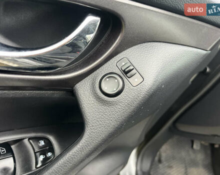 Сірий Ніссан Rogue, об'ємом двигуна 2.49 л та пробігом 209 тис. км за 11300 $, фото 40 на Automoto.ua