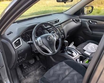 Серый Ниссан Rogue, объемом двигателя 2.5 л и пробегом 196 тыс. км за 11300 $, фото 2 на Automoto.ua