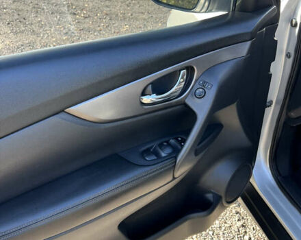 Сірий Ніссан Rogue, об'ємом двигуна 2.5 л та пробігом 160 тис. км за 11800 $, фото 24 на Automoto.ua