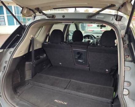 Серый Ниссан Rogue, объемом двигателя 2.49 л и пробегом 112 тыс. км за 12500 $, фото 23 на Automoto.ua