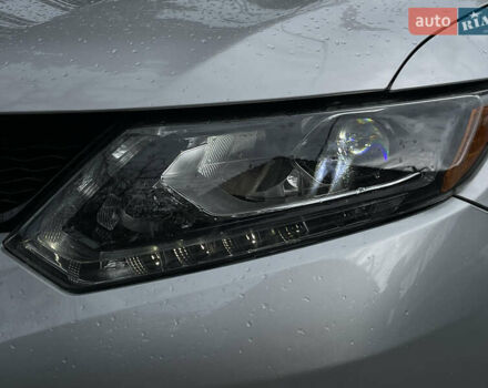 Серый Ниссан Rogue, объемом двигателя 2.5 л и пробегом 215 тыс. км за 13600 $, фото 12 на Automoto.ua