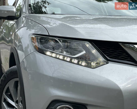 Серый Ниссан Rogue, объемом двигателя 2.5 л и пробегом 215 тыс. км за 13600 $, фото 6 на Automoto.ua