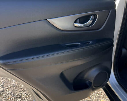 Сірий Ніссан Rogue, об'ємом двигуна 2.5 л та пробігом 160 тис. км за 11800 $, фото 33 на Automoto.ua