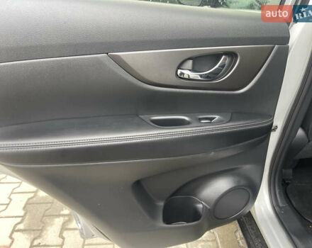 Серый Ниссан Rogue, объемом двигателя 0 л и пробегом 195 тыс. км за 11700 $, фото 9 на Automoto.ua