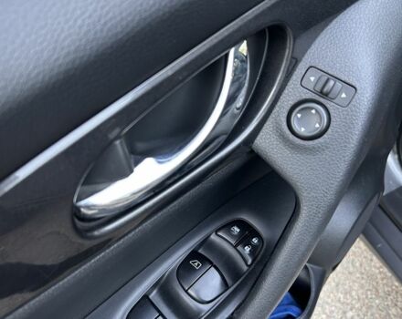 Серый Ниссан Rogue, объемом двигателя 2.5 л и пробегом 192 тыс. км за 12500 $, фото 8 на Automoto.ua