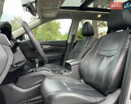 Серый Ниссан Rogue, объемом двигателя 2.5 л и пробегом 215 тыс. км за 13600 $, фото 14 на Automoto.ua