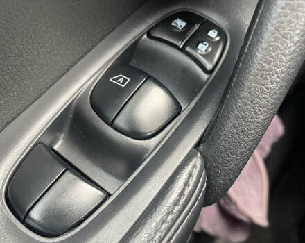 Серый Ниссан Rogue, объемом двигателя 0 л и пробегом 195 тыс. км за 11700 $, фото 6 на Automoto.ua