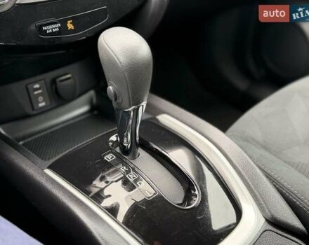 Серый Ниссан Rogue, объемом двигателя 2.5 л и пробегом 140 тыс. км за 8250 $, фото 9 на Automoto.ua