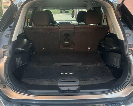 Серый Ниссан Rogue, объемом двигателя 2.5 л и пробегом 194 тыс. км за 12500 $, фото 6 на Automoto.ua