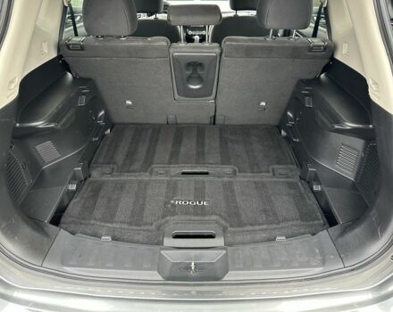 Сірий Ніссан Rogue, об'ємом двигуна 2.5 л та пробігом 150 тис. км за 11900 $, фото 17 на Automoto.ua