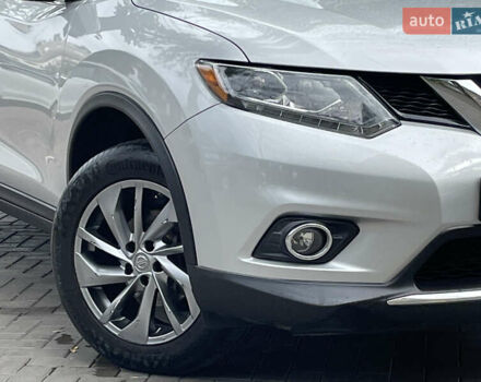 Серый Ниссан Rogue, объемом двигателя 2.5 л и пробегом 215 тыс. км за 13600 $, фото 4 на Automoto.ua