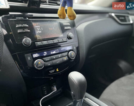 Сірий Ніссан Rogue, об'ємом двигуна 2.5 л та пробігом 218 тис. км за 10800 $, фото 18 на Automoto.ua