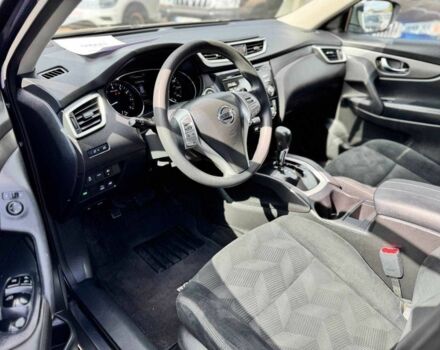 Серый Ниссан Rogue, объемом двигателя 2.5 л и пробегом 232 тыс. км за 12600 $, фото 10 на Automoto.ua