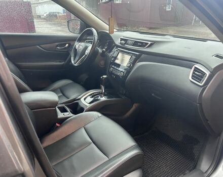 Серый Ниссан Rogue, объемом двигателя 2.5 л и пробегом 192 тыс. км за 12500 $, фото 4 на Automoto.ua