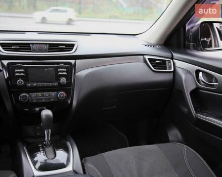 Серый Ниссан Rogue, объемом двигателя 2.49 л и пробегом 186 тыс. км за 13500 $, фото 12 на Automoto.ua