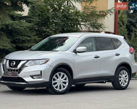 Серый Ниссан Rogue, объемом двигателя 2.5 л и пробегом 162 тыс. км за 12900 $, фото 2 на Automoto.ua