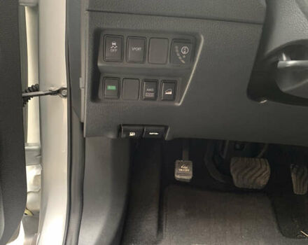 Серый Ниссан Rogue, объемом двигателя 2.5 л и пробегом 190 тыс. км за 14800 $, фото 4 на Automoto.ua