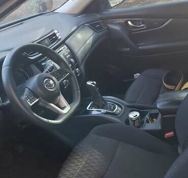 Серый Ниссан Rogue, объемом двигателя 2.49 л и пробегом 135 тыс. км за 12900 $, фото 2 на Automoto.ua