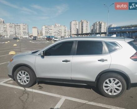 Ниссан Rogue 2016 в Киеве на Automoto.ua Серый Ниссан Rogue, объемом двигателя 2.5 л и пробегом 205 тыс. км за 12600 $, фото 4 на Automoto.ua